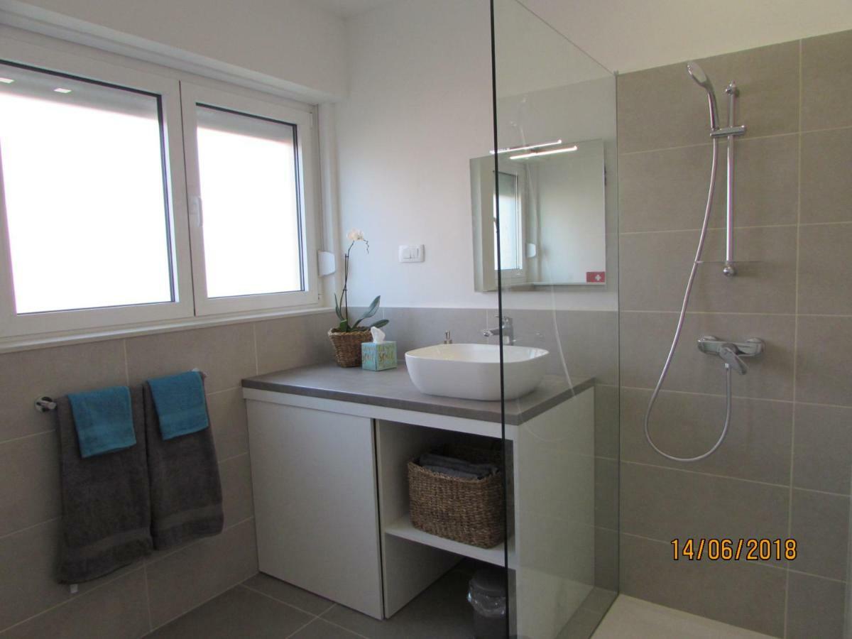 Pearl Apartment ชิเบนิก ภายนอก รูปภาพ